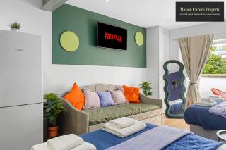 Chic Studio with Private Terrace in East London, Sleeps 6, Servcied Apartment By Maison Christo Property Short Lets & Serviced Accomdation - Londra - 9