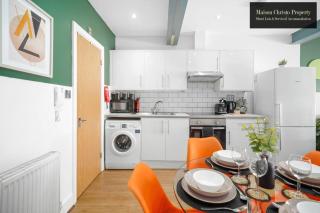 Chic Studio with Private Terrace in East London, Sleeps 6, Servcied Apartment By Maison Christo Property Short Lets & Serviced Accomdation - Londra - 1