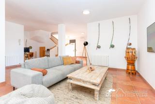 Villa Serranita - Stylish Holiday Home with Views and Air Conditioning 15 mins to Sitges - Olivella - 3