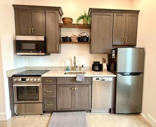Boho Bliss Downtown Apartment in Historic Pilot Mountain - Pilot Mountain - 3