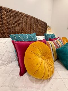 Boho Bliss Downtown Apartment in Historic Pilot Mountain - Pilot Mountain - 2
