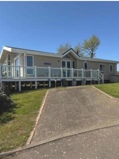 Superior, Willerby New Hampshire, 3 Bed, 42ft by 20ft Lodge, Kestral Way, Wraparound Glass Decking, Private Parking, No through road, Free Wifi - Exmouth - 0