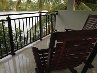 Lake Life Villa - Ambalangoda - 0