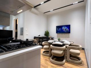 High-end House with 2 FREE Park Spots, rooftop NYC views and backyard with deck, 6BRs, 2FLs plus bsmt, 11 beds, 3 bath, Sleep 19, 20 PERCENT OFF - Hoboken - 0