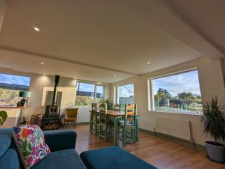 Large house 10 min walk to beautiful beach - - 0
