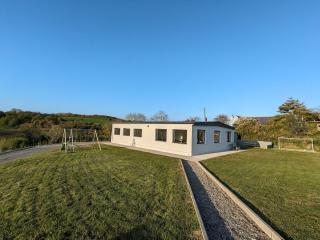 Large house 10 min walk to beautiful beach - - 4