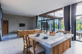 5 BR Retreat Villa - Beach Access - Tanah Lot - 2