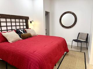 Restful Remedy in Downtown & Historic Pilot Mountain Apartment - Pilot Mountain - 9