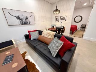 Restful Remedy in Downtown & Historic Pilot Mountain Apartment - Pilot Mountain - 5