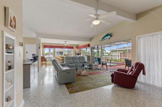 Gulf Coast Getaway | Pool • Kayaks • Fishing - North Port - 5