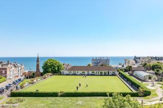 Rooftop Hideaway -Central Coastal Flat - Sea Views - Seaton - 6