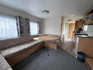 Lovely 6 Berth Caravan For Hire By The Beach At California Cliffs Ref 50010B - Great Yarmouth - 3