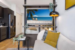 MVR Private Balcony Overlooks All of Miami - 9