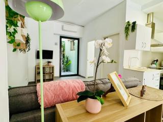 Cute & Cozy Aparment Near The Historic Center - Valencia - 1