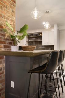 King and Queen Suite 1st Floor Sleeps 6 - Savannah - 3