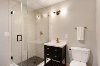 King and Queen Suite 1st Floor Sleeps 6 - Savannah - 2