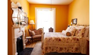 Mary Lambert - Historic Hotel - 0