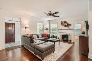 Casa Blanca - Chic Spanish-Style Cottage with Private Courtyard - 9