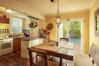 Casa Blanca - Chic Spanish-Style Cottage with Private Courtyard - West Palm Beach - 8
