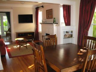 Mango Haus - Savor Tropical Living by a Lush Lagoon Pool - 3