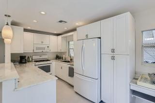 Little Havana - Unwind in a Tropical Garden Retreat with Private Pool - West Palm Beach - 4