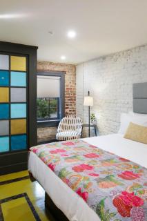 Double Queen Suite 1st Floor Boutique Hotel - Savannah - 7