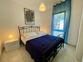 Renovated apartment with bright balcony - Porto Santa Margherita - 9