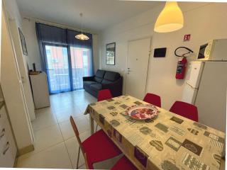 Renovated apartment with bright balcony - Porto Santa Margherita - 7