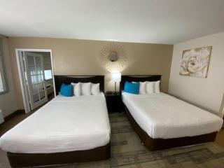 Stanford Inn & Suites Anaheim - 9