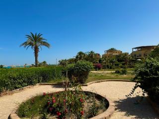5BDR Modern Beachside Retreat in Einbay l 2nd Row - Ain Sokhna - 3