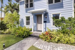 The Periwinkle House - Bask Poolside at this Sunlit West Palm Retreat - West Palm Beach - 6