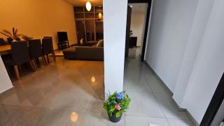 2 BR Beach-Front Flat In Marina - 7