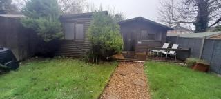 Pet Friendly - 4 Guests - 13 min to the Beach - Bournemouth - 6