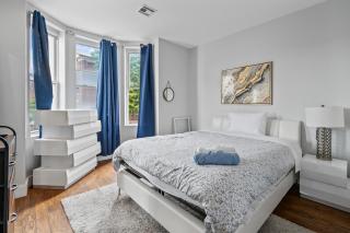 2 Queen Beds, TV's in Bedroom, Path to Manhattan - Jersey City - 2