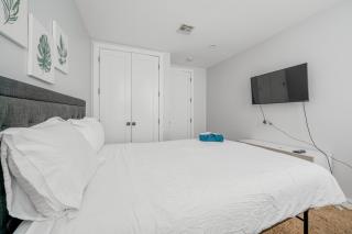 2 Queen Beds, TV's in Bedroom, Path to Manhattan - Jersey City - 1