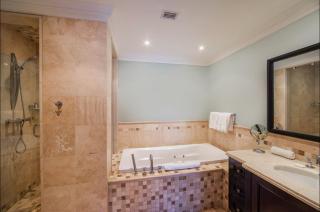 Luxury Grace Escape - Long Bay Hills - 2