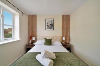Thames Family Retreat, 2 bed house, Sleeps 6, with Parking and Garden - Thamesmead - 5