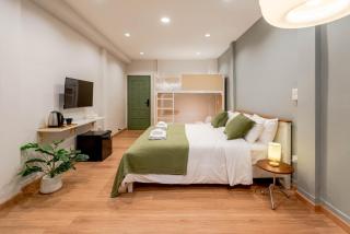 Blue House 191 Hometel - 3 mins to BTS Saphan Taksin - - 3