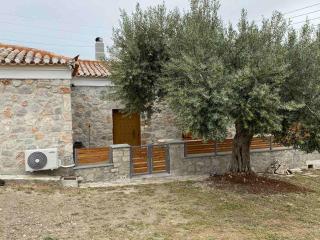 Cheerful 3 bedroom cottage with indoor fireplace - Avgón - 9