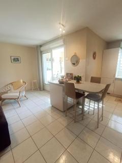 Mauguio-Carnon P2 60 m2, tout confort, spacieux, climatisé, wifi, balcon, parking privé couvert, 15 min de la mer, de Montpellier - Mauguio - 8