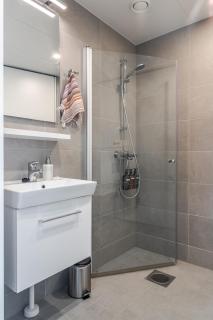 Modern Studio with Balcony next to Railway Station - Lahti - 2