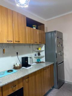 Cozy Breeze Central Apartment - Durrës - 5