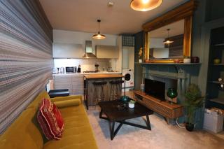 One bedroom ground floor flat in Clifton Village - Bristol - 1