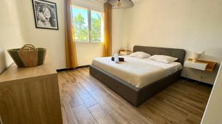 Villa pour 6 voyageurs, piscine, jardin, terrain de boule et parking privé - Saint-Raphaël - 9