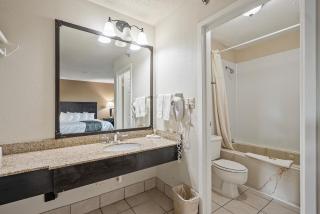 Coratel Plus Suites Wichita West Airport - Wichita - 1