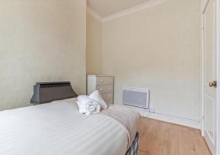 Stylish 3-Bed Home Near Nottingham City Centre - Nottingham - 7