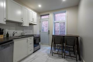 Vista Nook Light Filled 2BR in MTL - Montréal - 4