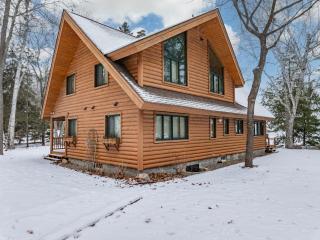 Loon Star Lodge - Three Bedroom Log Home - New - Deer River - 2