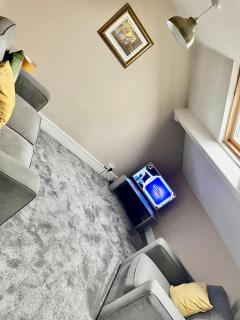 Cosy Loft Apartment with Sea Views Above Village Pub The Stag Inn Crosby Maryport - Crosby - 5
