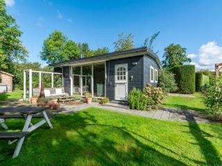 Bungalow in Netherlands with Garden & Trampoline - Sint Maartensvlotbrug - 0